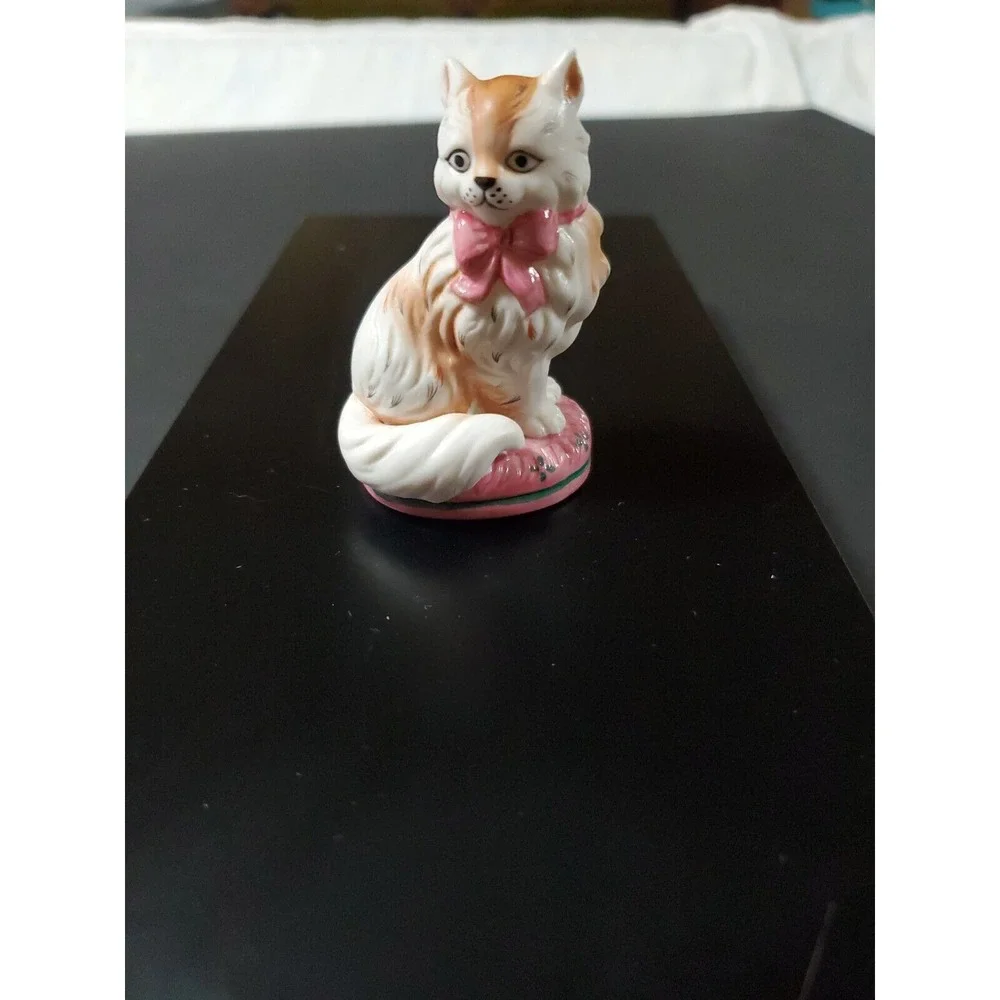The Franklin Mint Staffordshire‎ Cat Figurine 1986 Display Curio Cat Collection